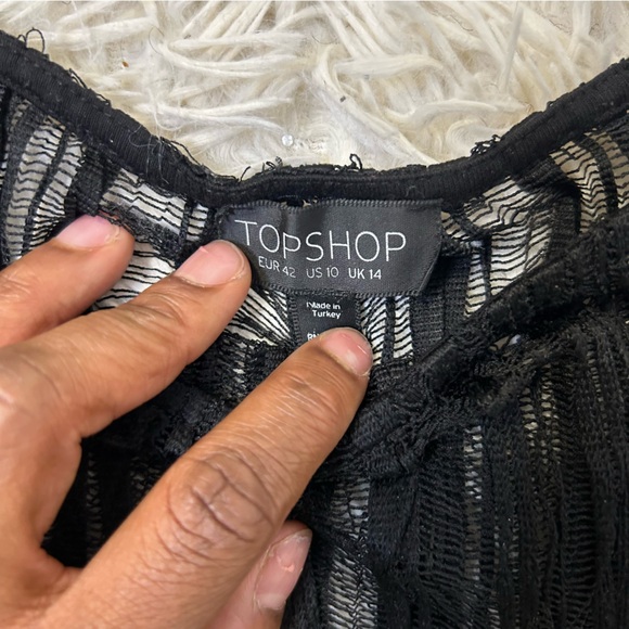 ◾️3/$25 Topshop Sheer Knit Vest Overlay Top - Picture 3 of 7